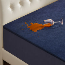 Load image into Gallery viewer, Ophanie Mattress Protector